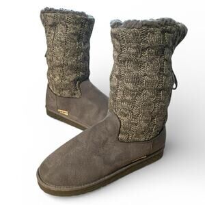 Muk Luks Women's Cozy Boots 9 Gray Beige Sweater Knit Faux Fur Lining Faux Suede
